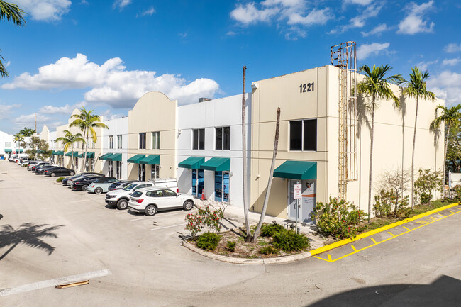 More details for 1211 Stirling Rd, Dania Beach, FL - Industrial for Lease