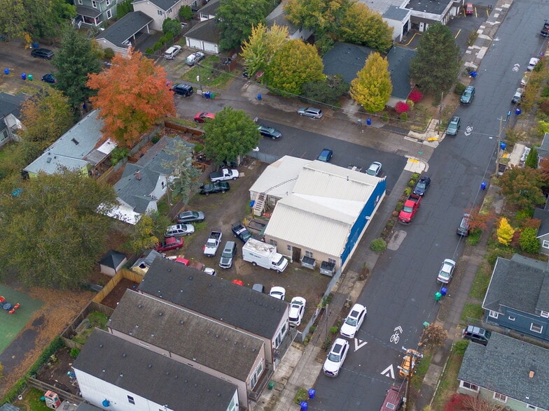 104 NE 80th Ave, Portland, OR for sale - Building Photo - Image 3 of 38