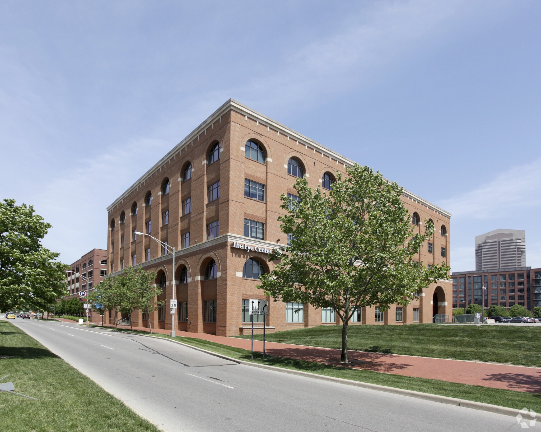 262 Neil Ave, Columbus, OH 43215 Eye Center