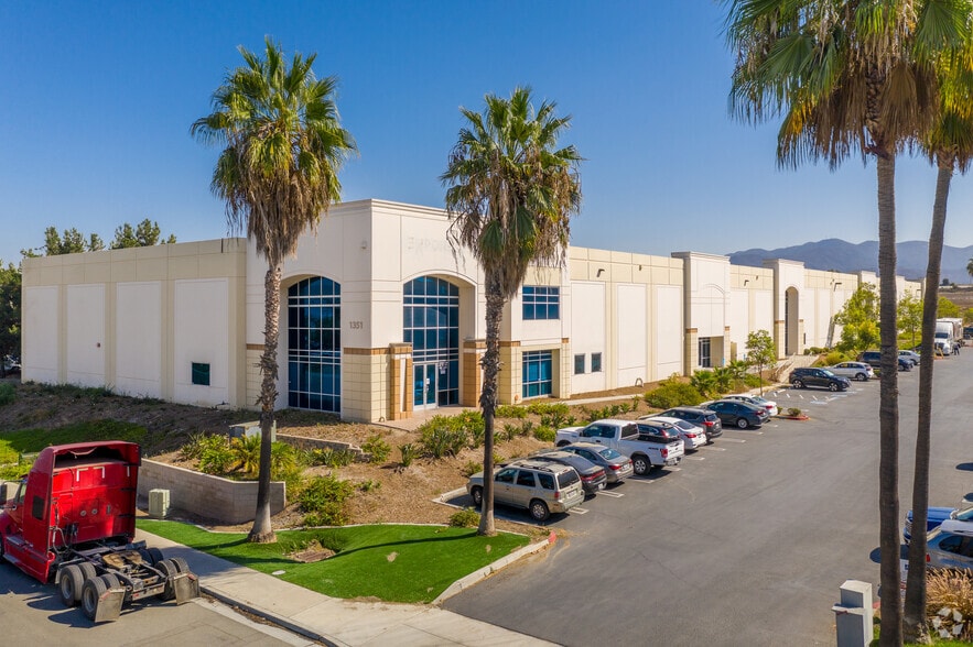 1351 Air Wing Rd, San Diego, CA for lease - Building Photo - Image 1 of 6