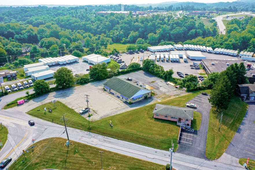 1570 Robinhood Dr, Etters, PA for lease - Building Photo - Image 1 of 1