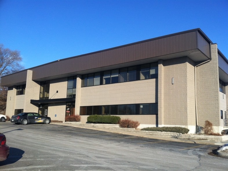 240-260 33rd Ave SW, Cedar Rapids, IA for sale - Primary Photo - Image 1 of 1