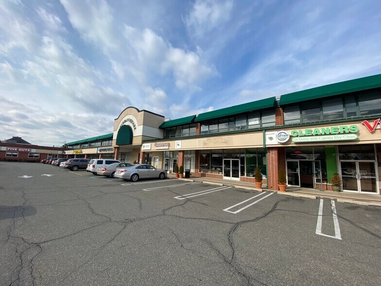 25 Scotch Rd, Ewing, NJ 08628 Suburban Square