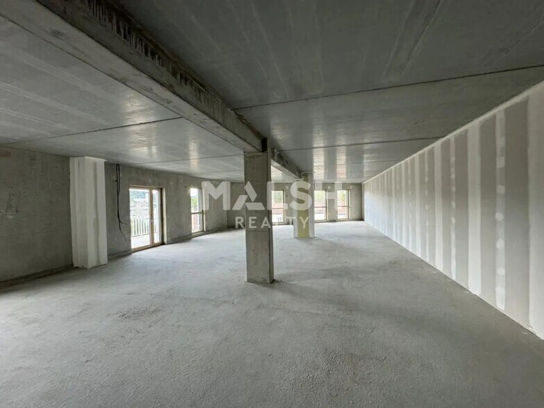 Office in Saint-Étienne for lease - Building Photo - Image 3 of 6