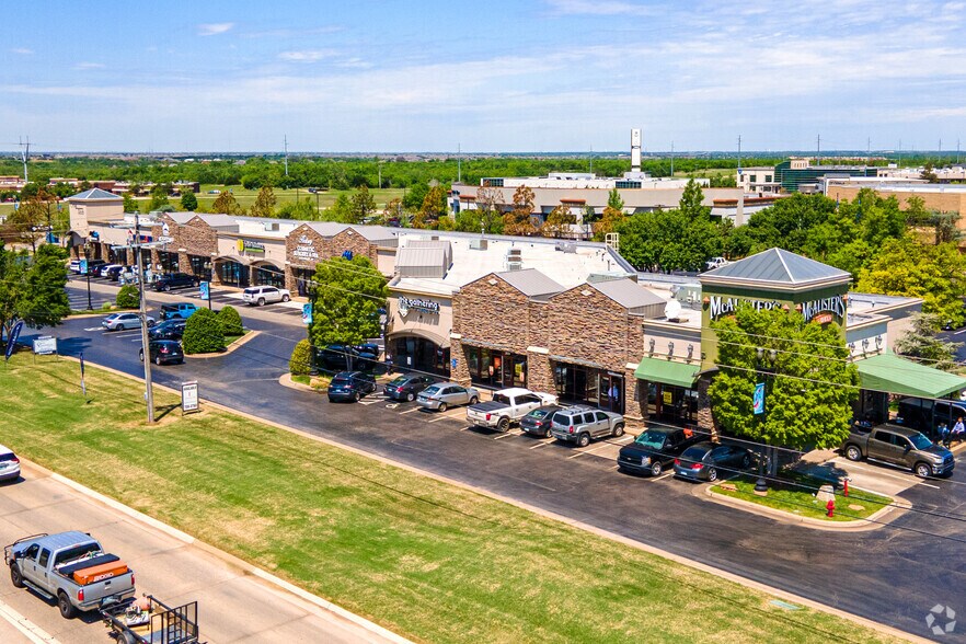 3521-3561 W Memorial Rd, Oklahoma City, OK for lease - Building Photo - Image 2 of 9