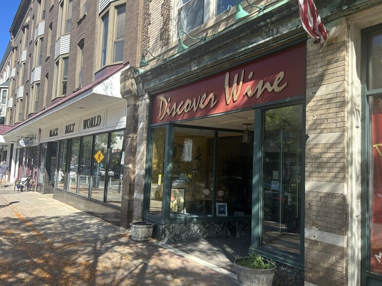 66 W Main St, Somerville, NJ for lease - Building Photo - Image 3 of 9