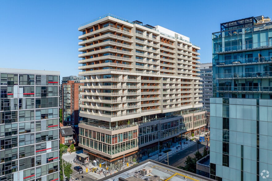 88 Bathurst St, Toronto, ON for lease - Primary Photo - Image 1 of 31