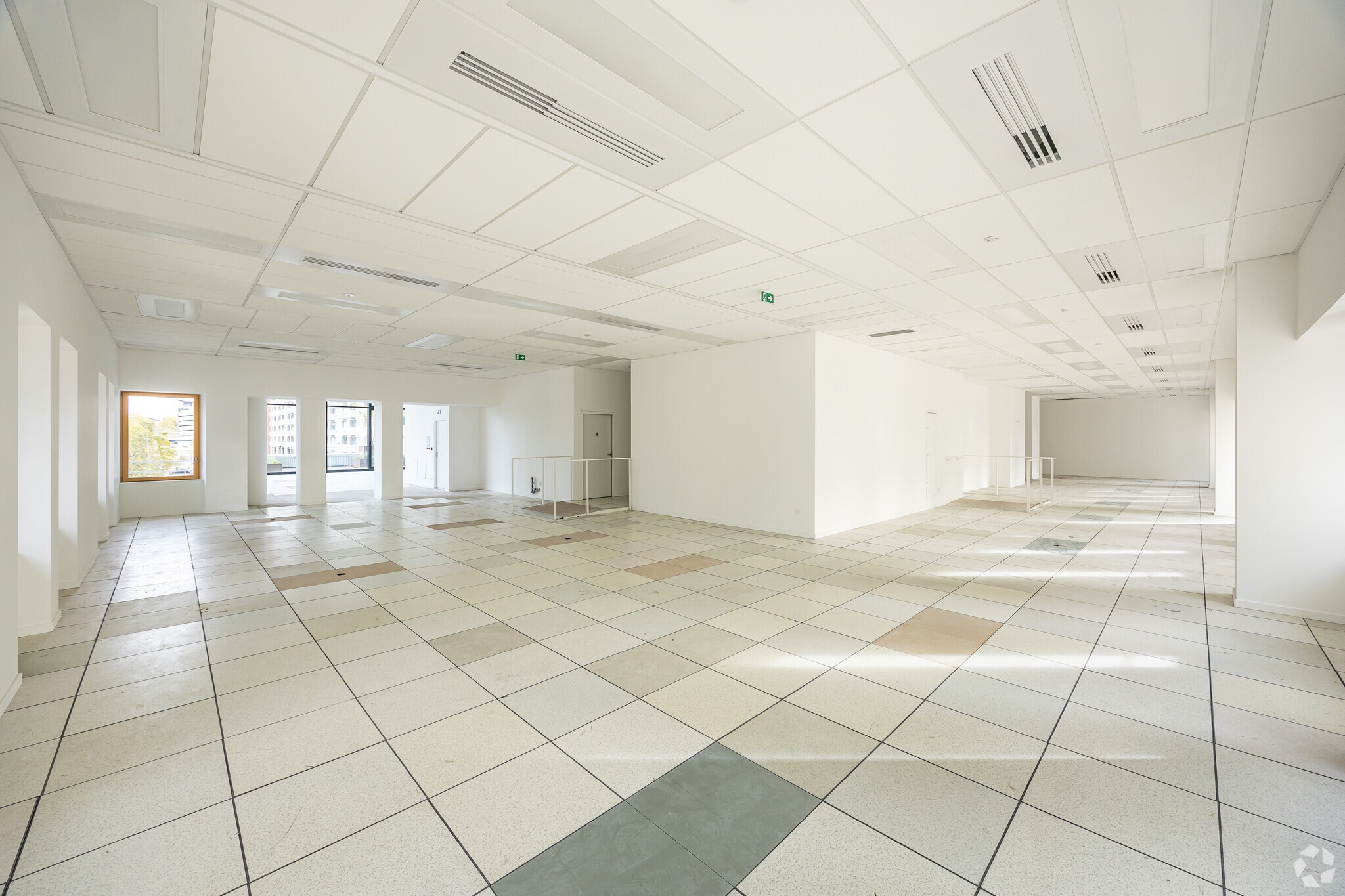 3-5 Rue Des Cuirassiers, Lyon for lease Interior Photo- Image 1 of 5