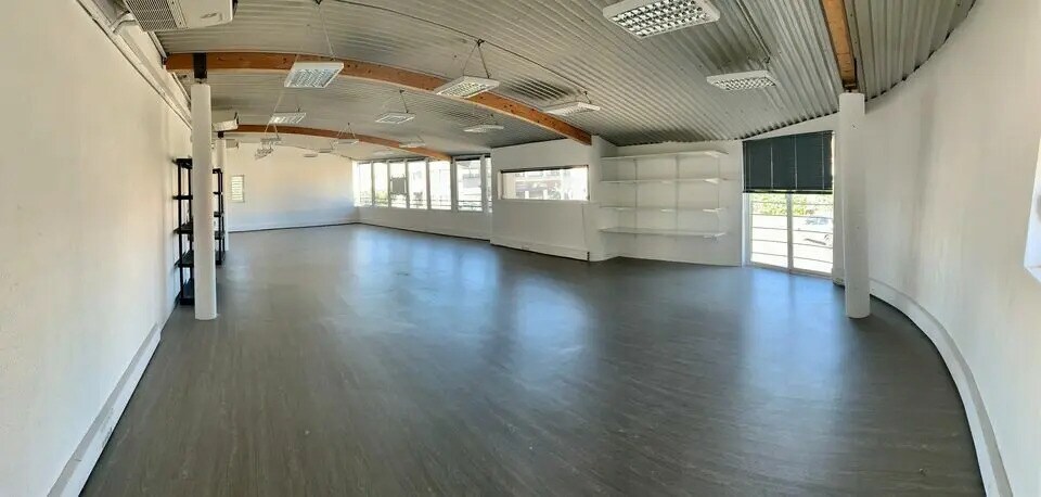 Office in Éguilles for lease - Interior Photo - Image 3 of 9