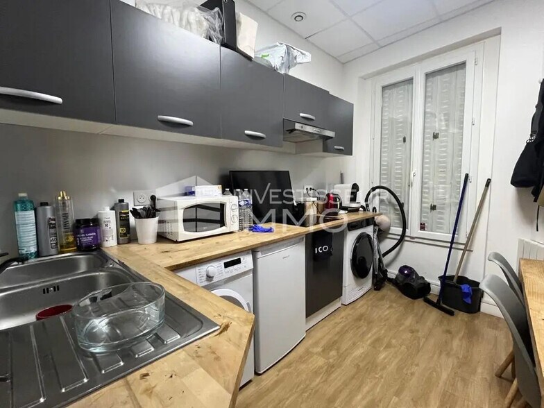 Retail in Paris for sale - Interior Photo - Image 3 of 5