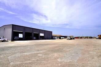 1420 Holly Road, Corpus Christi, TX for lease Building Photo- Image 1 of 8
