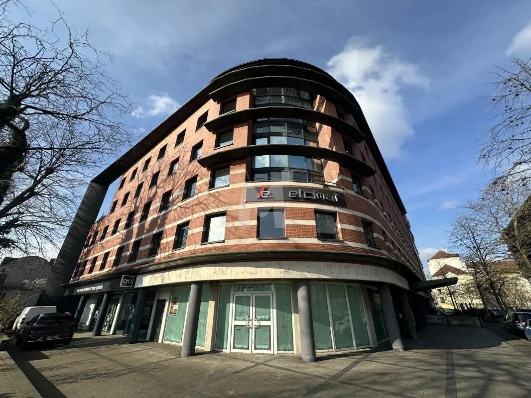 Office in Melun for lease Building Photo- Image 1 of 11