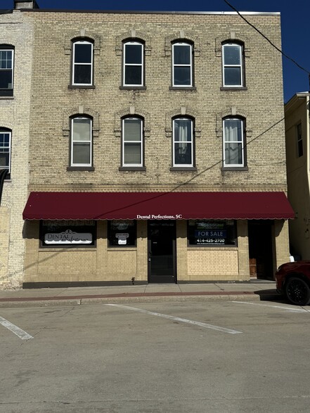 117 S 2nd St, Whitewater, WI for lease - Building Photo - Image 1 of 7