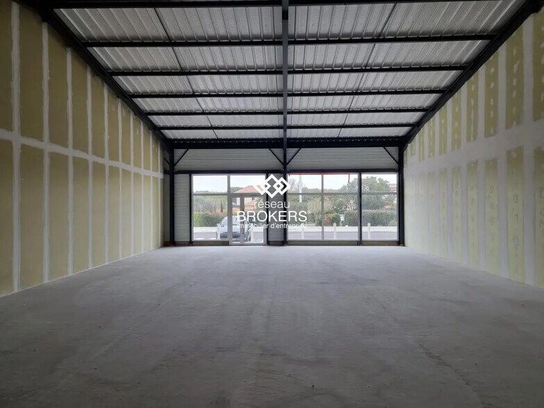 Retail in Grabels for lease - Interior Photo - Image 1 of 2