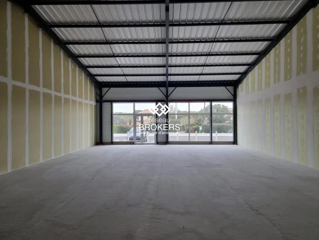 Retail in Grabels for lease Interior Photo- Image 1 of 3