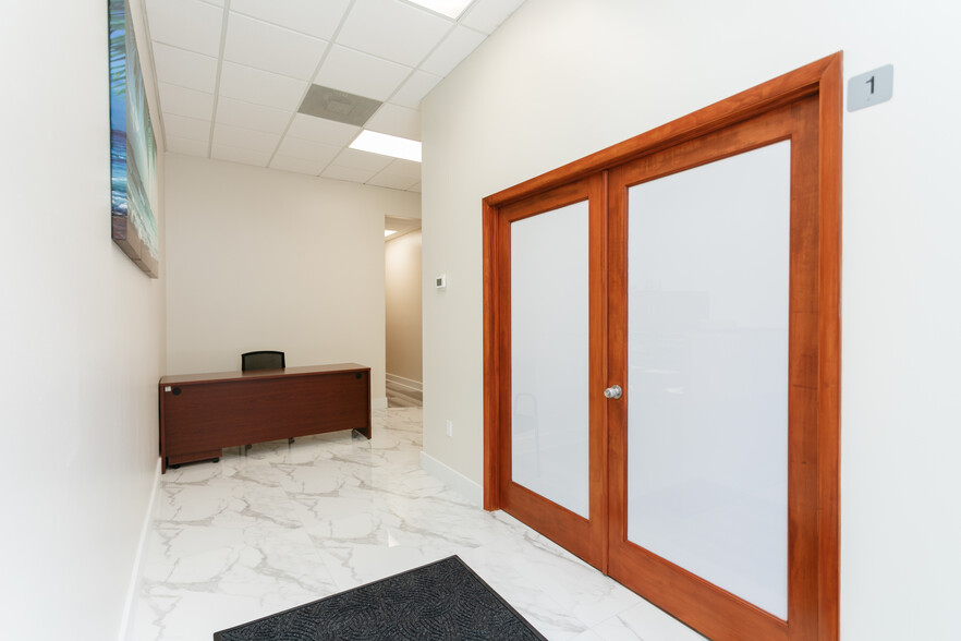 1911 Harrison St, Hollywood, FL for lease - Building Photo - Image 3 of 28