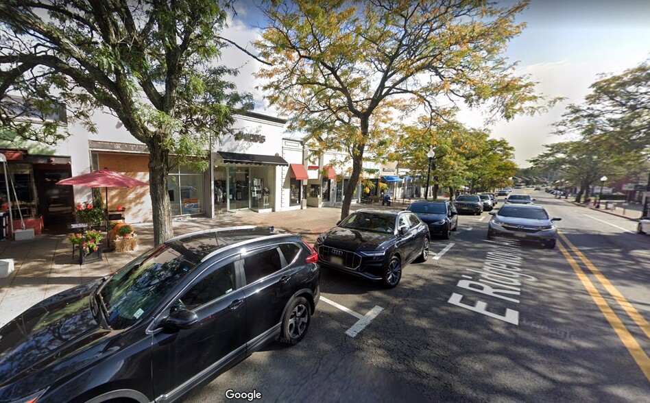 175-197 E Ridgewood Ave, Ridgewood, NJ for lease - Building Photo - Image 1 of 8