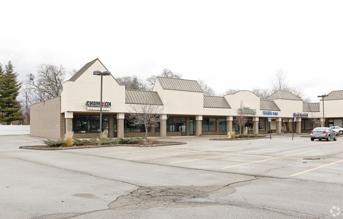 3255632588 Warren Rd, Westland, MI 48185