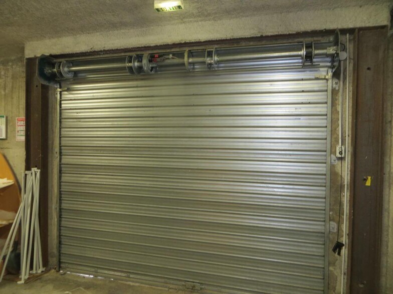 Flex in Brest for lease - Interior Photo - Image 2 of 2