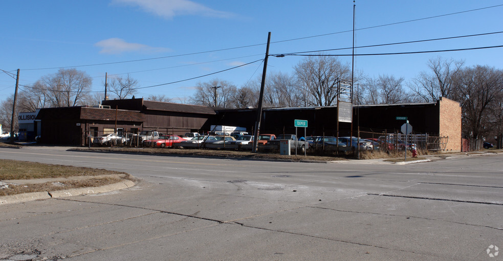 21612 Schoenherr Rd, Warren, MI for sale - Primary Photo - Image 1 of 1