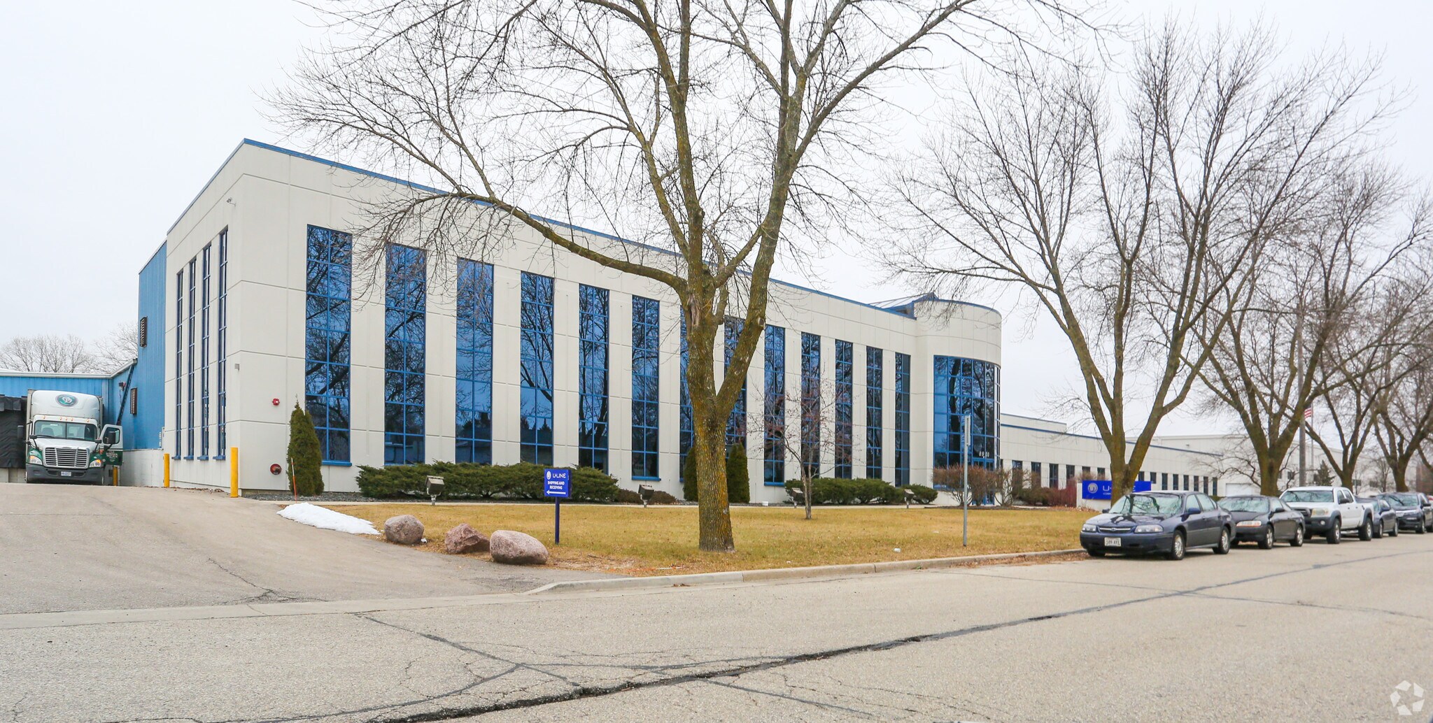 55th Street Park portfolio of 2 properties for sale on LoopNet.com Primary Photo- Image 1 of 3