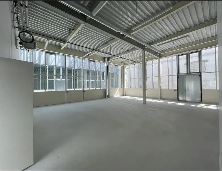 62 Rue Denis Papin, Pantin for lease - Interior Photo - Image 3 of 20