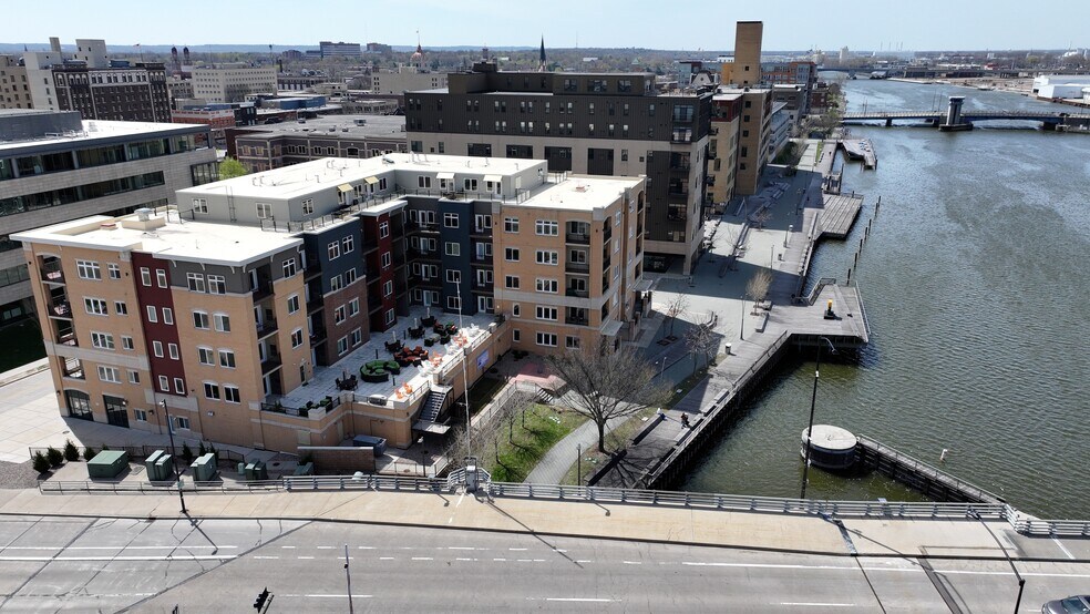 401 N Washington St, Green Bay, WI for sale - Building Photo - Image 1 of 1