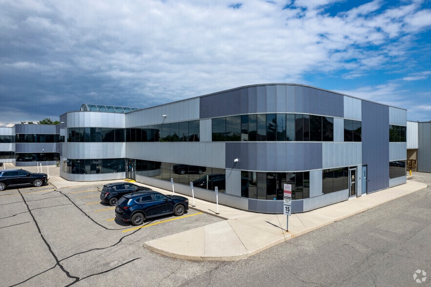 160 Traders Blvd E, Mississauga, ON L4Z 1W7
