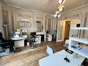 Office in Paris for lease Building Photo- Image 1 of 2