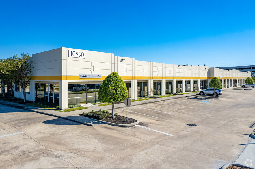 10930 W Sam Houston Pky N, Houston, TX for lease - Building Photo - Image 3 of 9