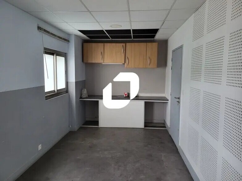 Flex in Bègles for lease - Interior Photo - Image 3 of 10