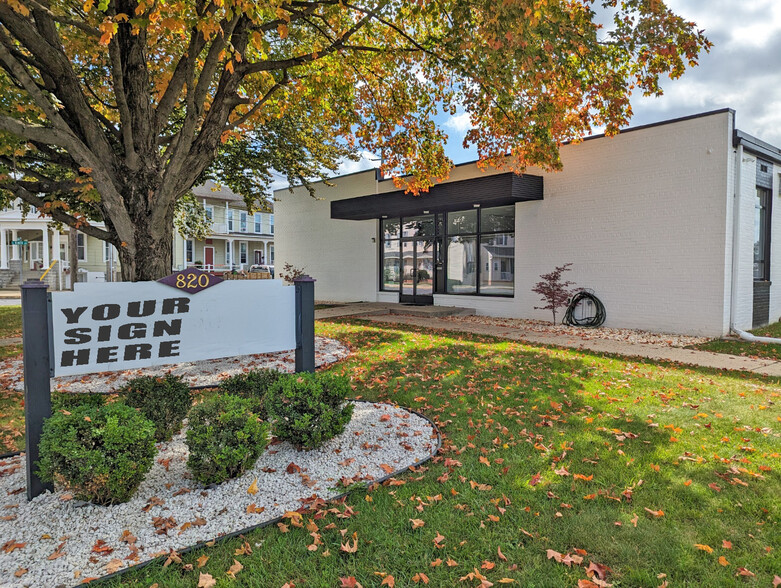 820 Main St, Akron, PA for sale - Building Photo - Image 1 of 1