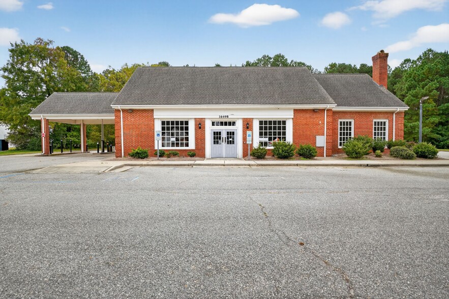 16498 General Puller Hwy, Deltaville, VA for sale - Building Photo - Image 2 of 9
