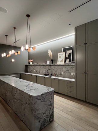 More details for 33 N LaSalle St, Chicago, IL - Coworking for Lease