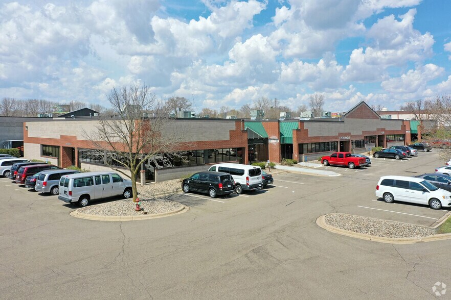 4225 White Bear Pky, Vadnais Heights, MN for sale - Building Photo - Image 1 of 1