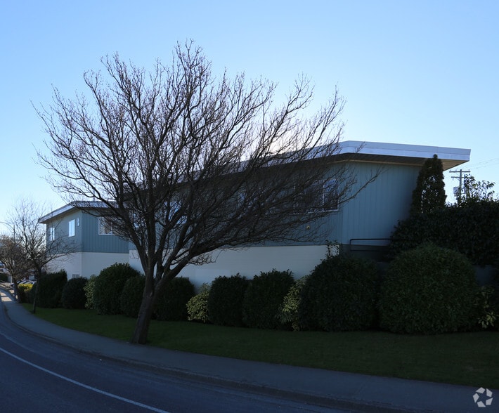 945-977 Alston St, Victoria, BC for lease - Building Photo - Image 2 of 7