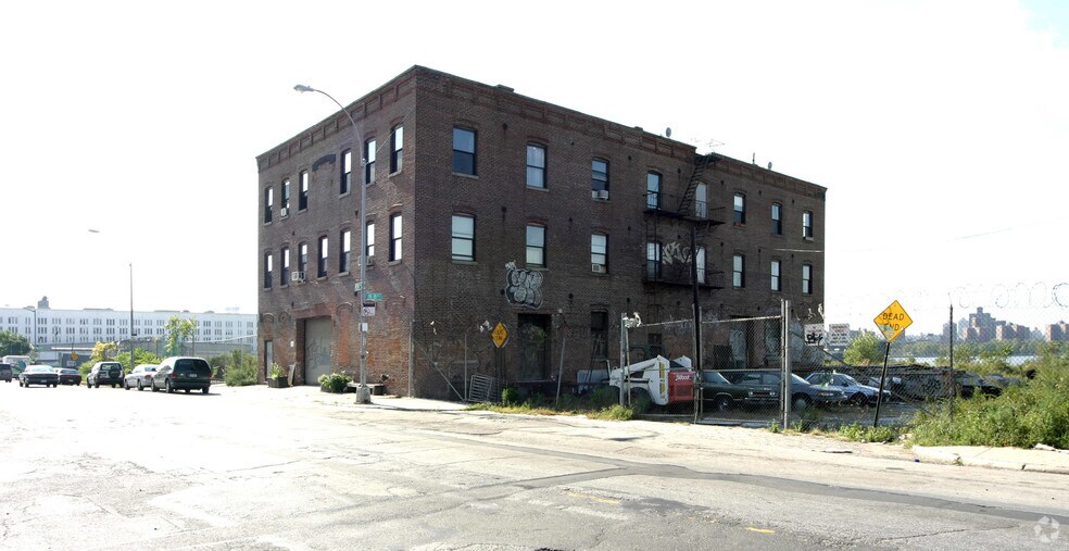 110 Kent Ave, Brooklyn, NY 11249 | LoopNet