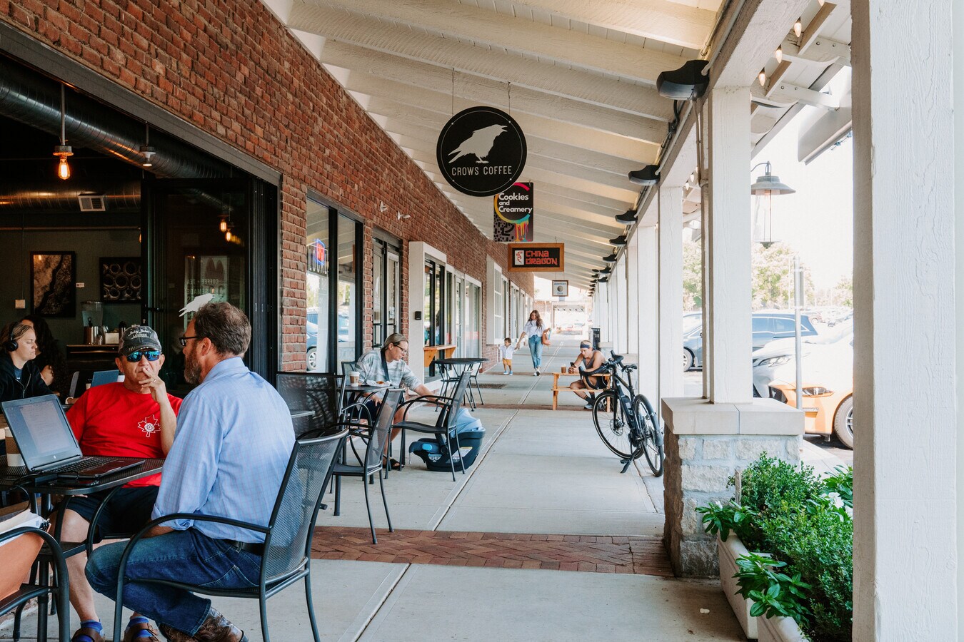 401 E Red Bridge Rd, Kansas City, MO 64131 Red Bridge Shopping Center