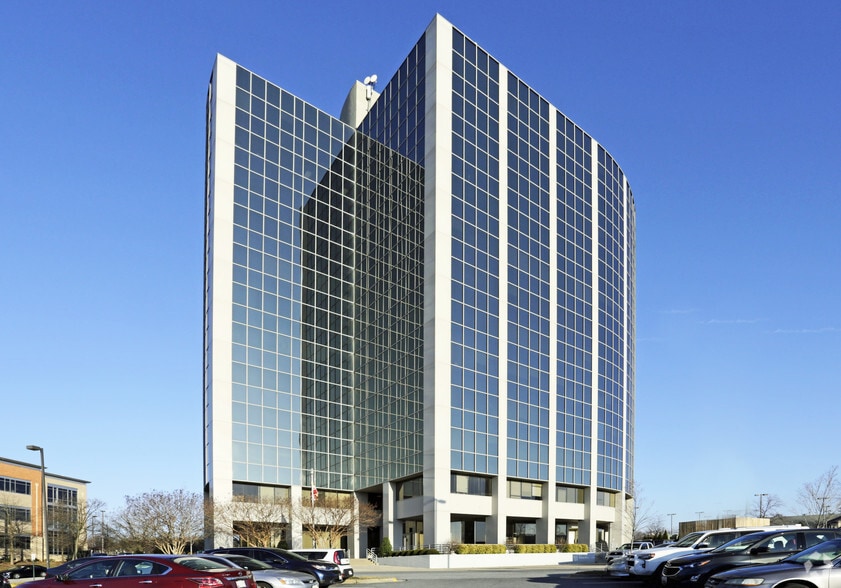 7501 Greenway Center Dr, Greenbelt, MD for lease - Building Photo - Image 3 of 11