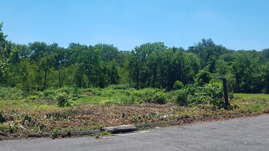 40 Sea Pave Rd, South Windsor, CT for lease Construction Photo- Image 2 of 3