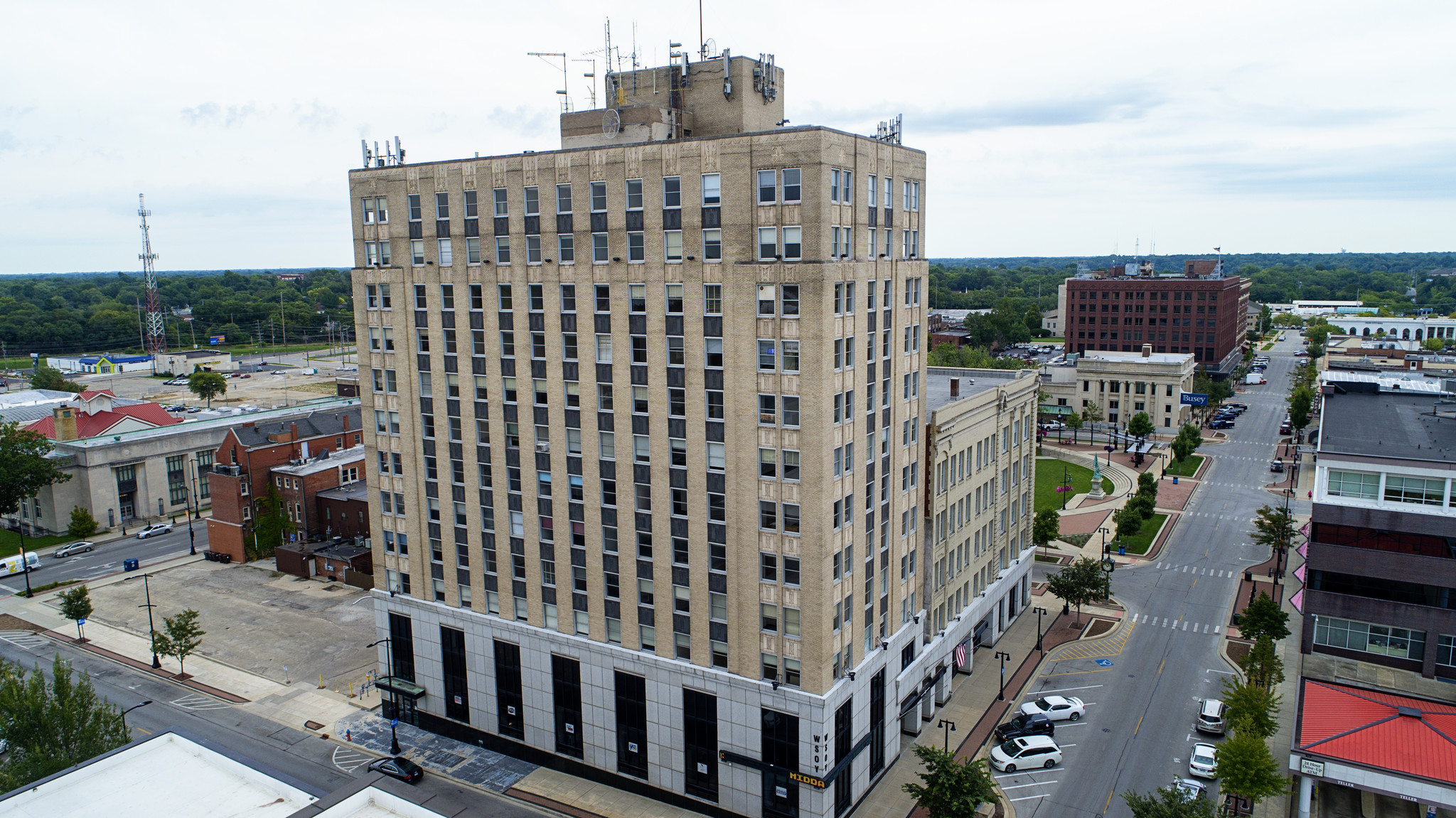 236 N Water St, Decatur, IL 62523 - Barnes-Citizens Building | LoopNet.com