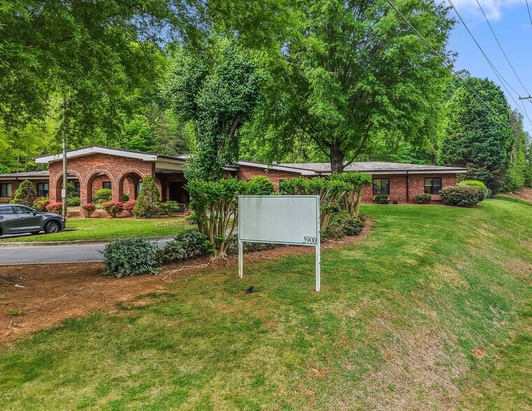 5900 Bethabara Park Blvd, Winston-Salem, NC for sale - Primary Photo - Image 1 of 42