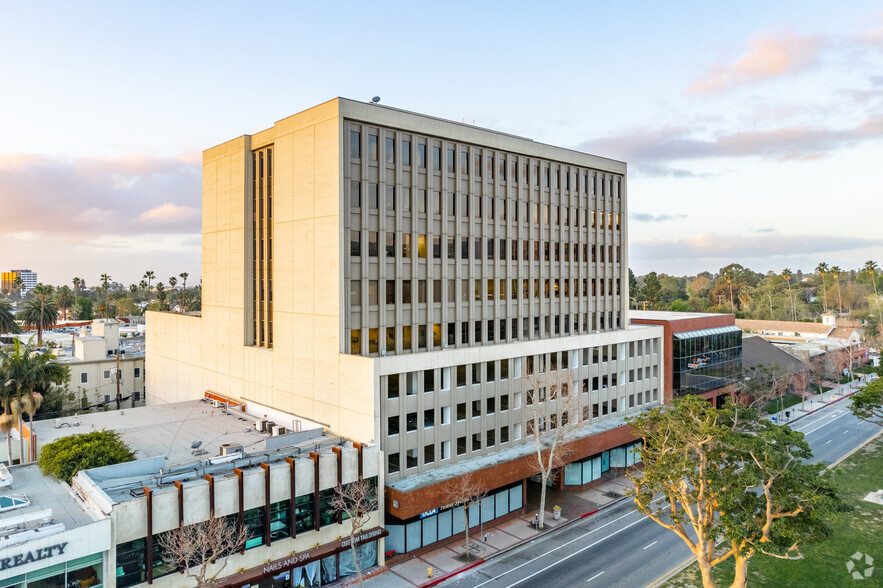 11980 San Vicente Blvd, Los Angeles, CA for lease - Building Photo - Image 1 of 8