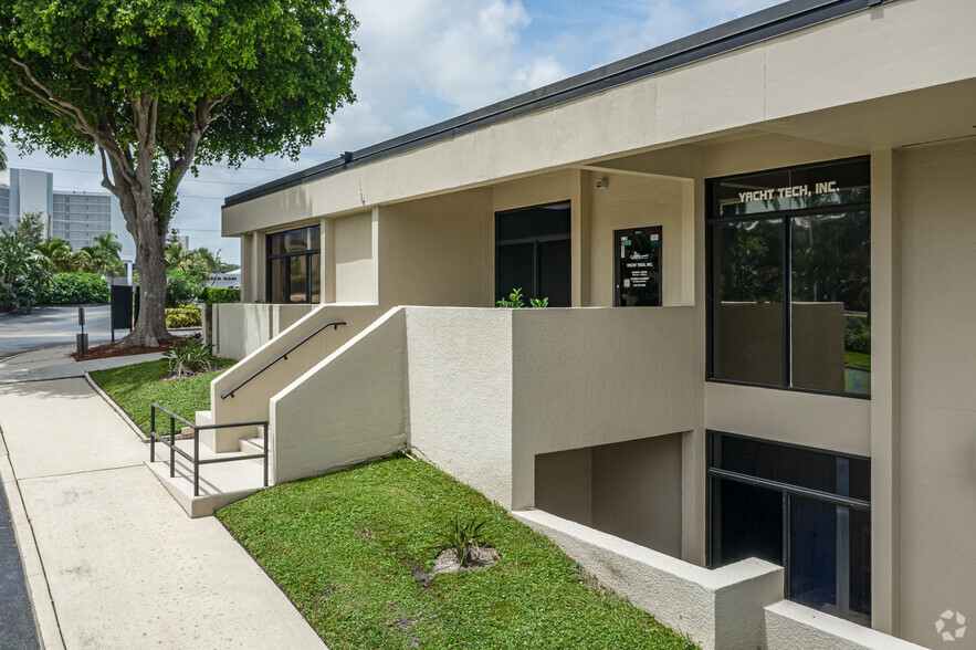 1200 US Highway 1, North Palm Beach, FL for lease - Building Photo - Image 3 of 12