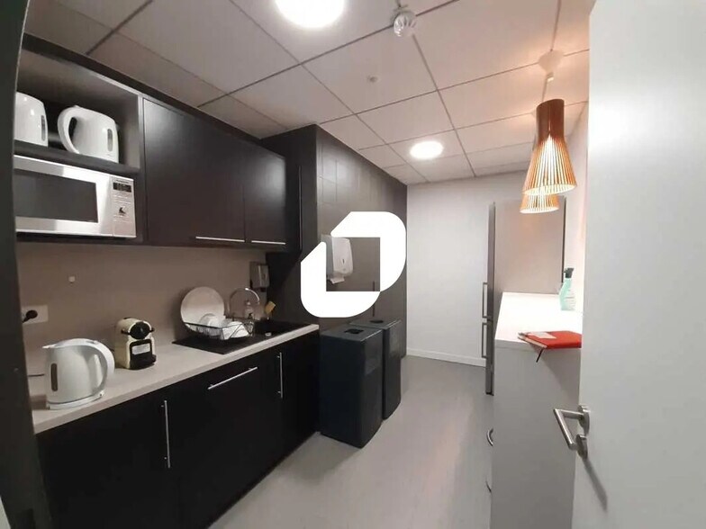 Office in Meudon for lease - Building Photo - Image 2 of 9