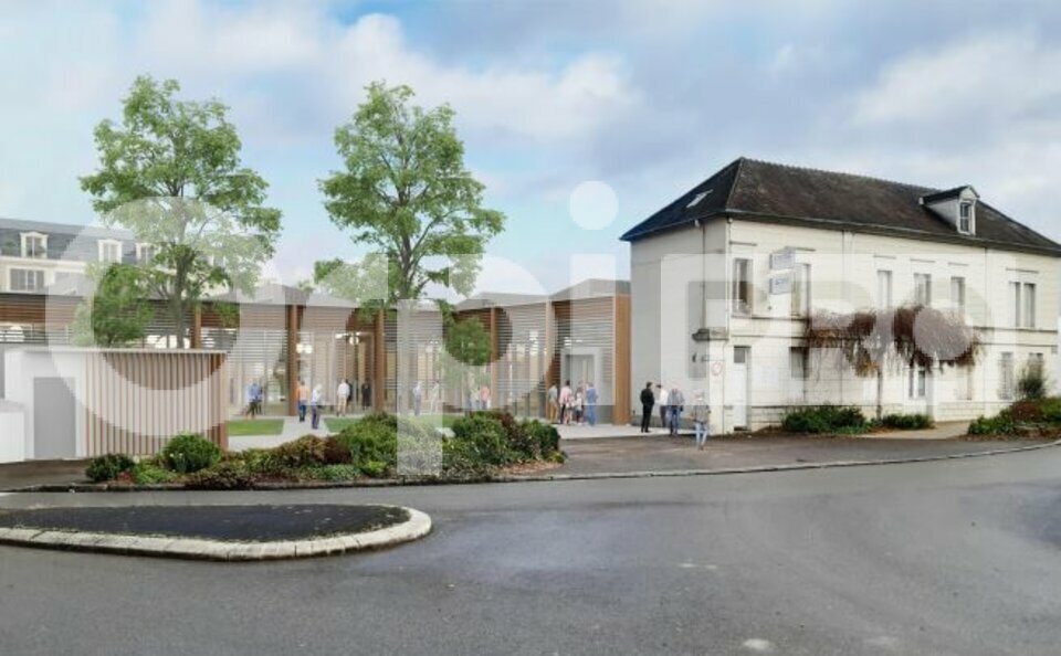 Retail in Compiègne for lease Building Photo- Image 1 of 7