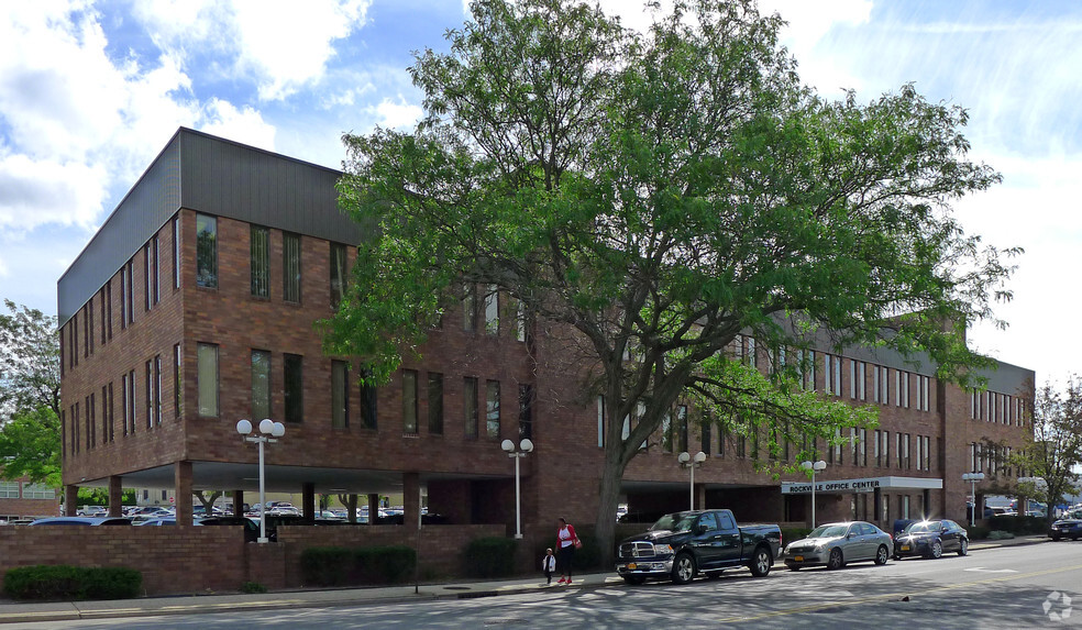 77 N Centre Ave, Rockville Centre, NY for lease - Building Photo - Image 3 of 6