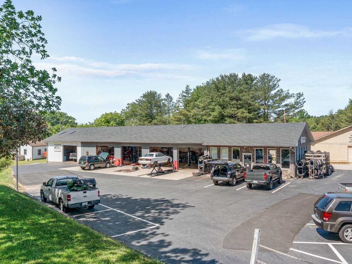 24 Cane Creek, Fletcher, NC 28732