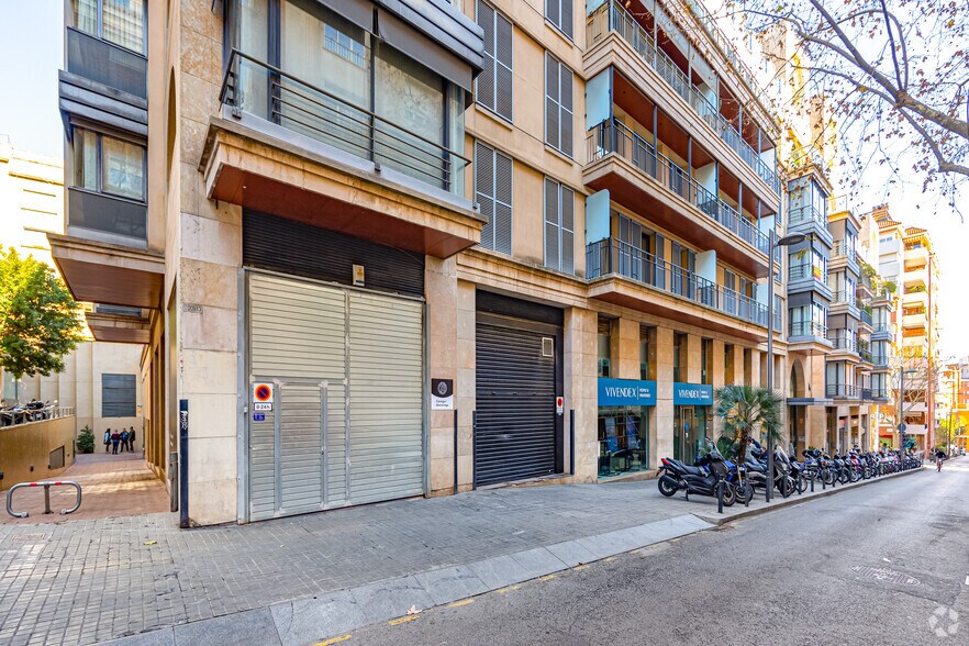 Carrer de Folgueroles, 17, Barcelona, Barcelona for lease - Building Photo - Image 2 of 7