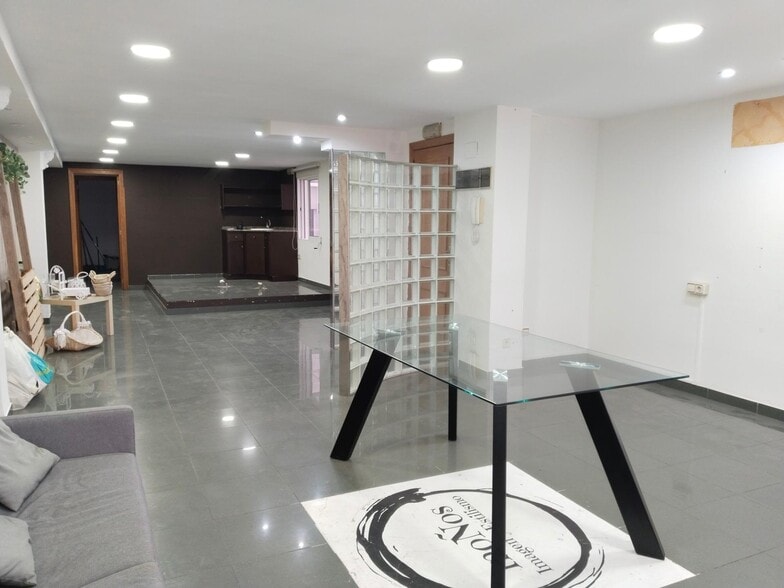 Retail in Algemesí for sale - Building Photo - Image 1 of 12